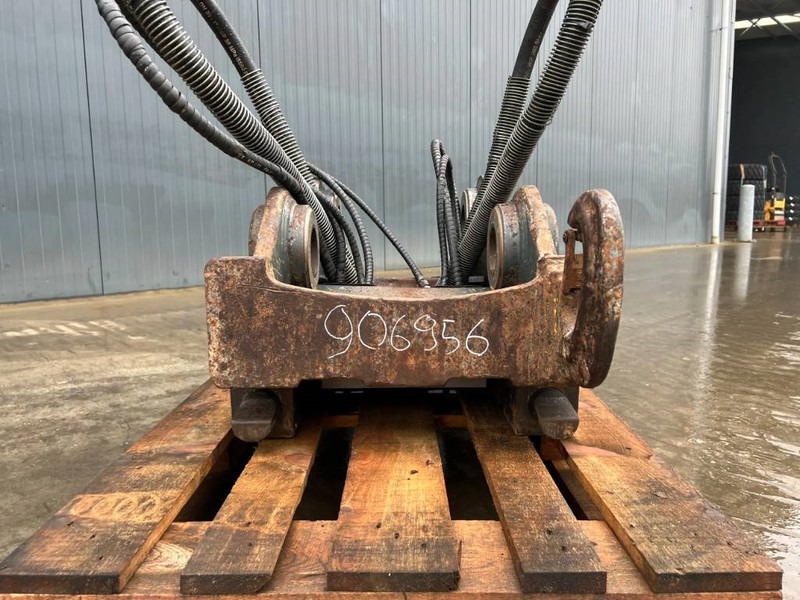 OilQuick OQ70/55 - 323D - Quick coupler for Construction machinery: picture 2 OilQuick OQ70/55 - 323D - Quick coupler for Construction machinery: picture 2