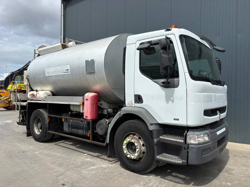 Renault Rincheval 9.000 Liter - Asphalt distributor: picture 2 Renault Rincheval 9.000 Liter - Asphalt distributor: picture 2