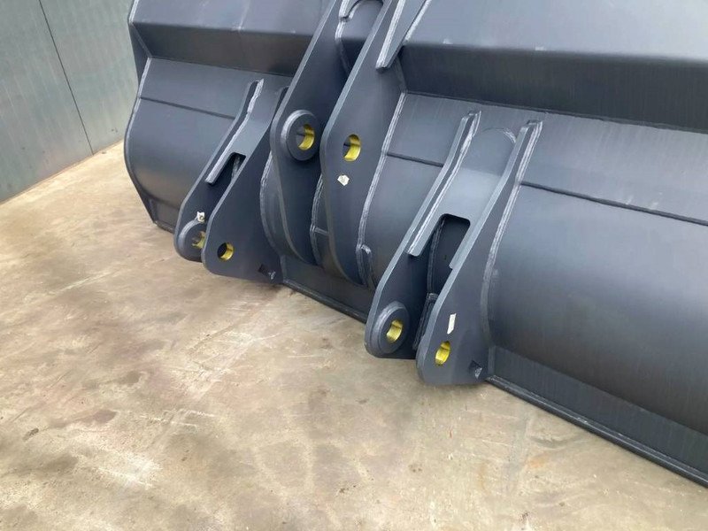 Volvo L120F - Bucket for Construction machinery: picture 4 Volvo L120F - Bucket for Construction machinery: picture 4