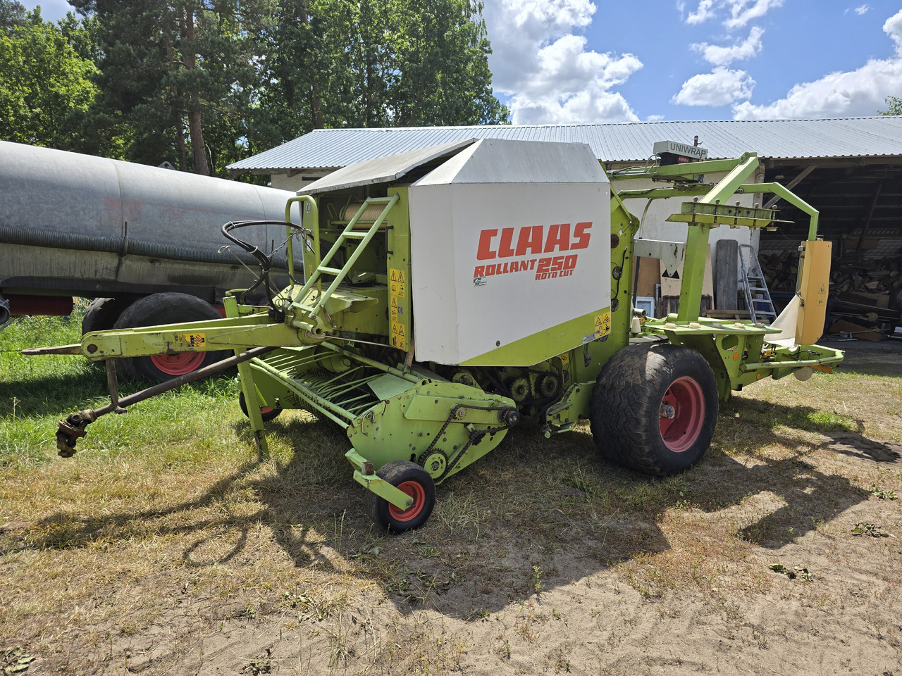 CLAAS ROLLANT 250 Roto Cut - Round baler: picture 1 CLAAS ROLLANT 250 Roto Cut - Round baler: picture 1