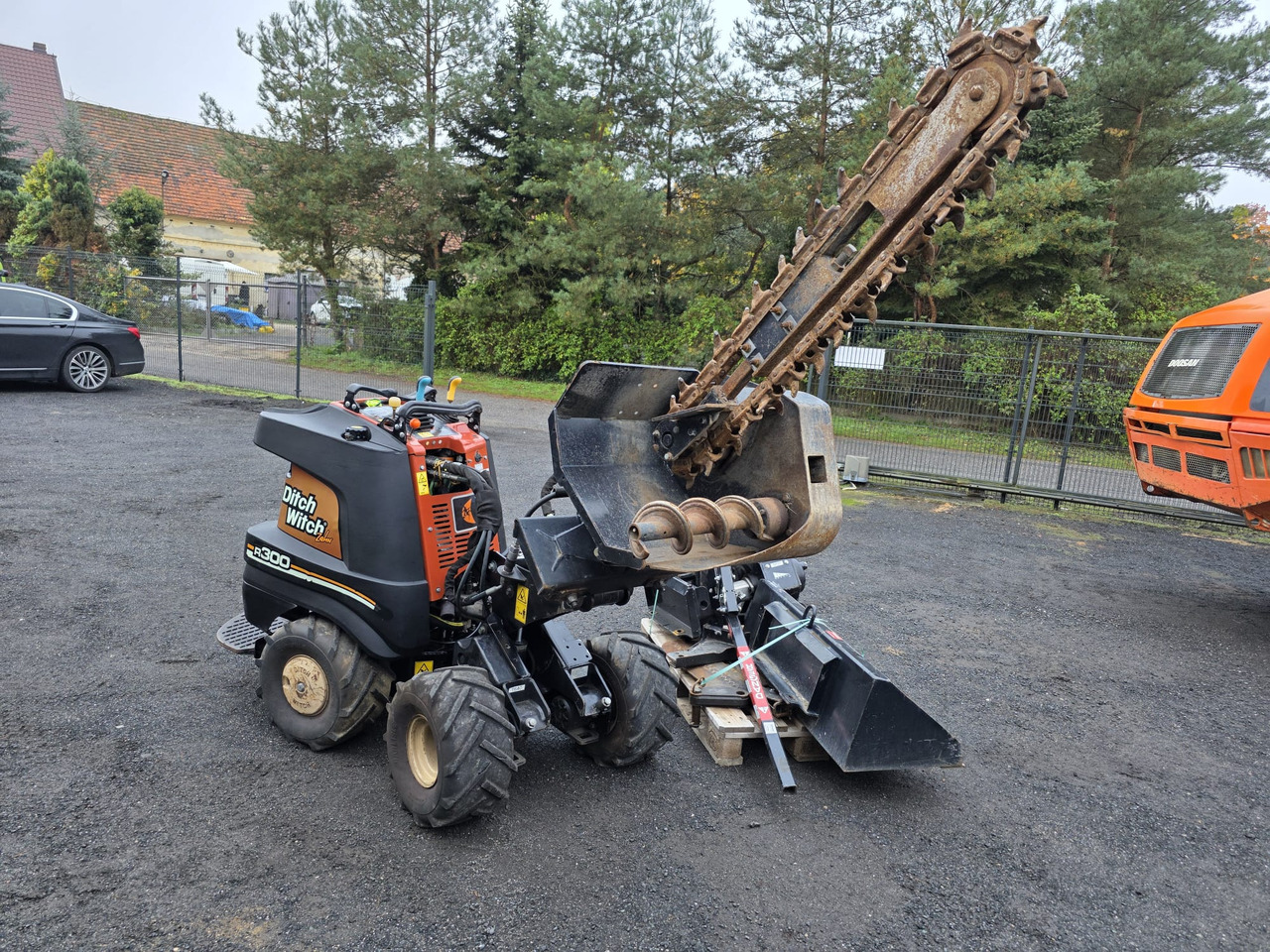 Ditch Witch R300 - Mini excavator: picture 1 Ditch Witch R300 - Mini excavator: picture 1