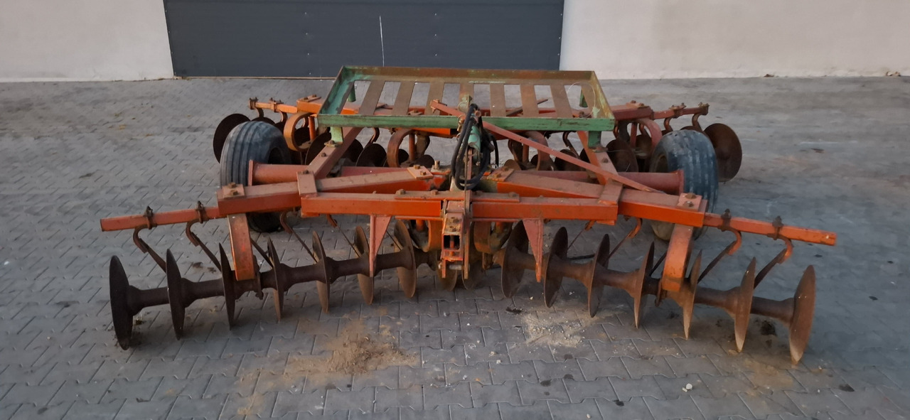 Kverneland 4 m - Disc harrow: picture 1 Kverneland 4 m - Disc harrow: picture 1