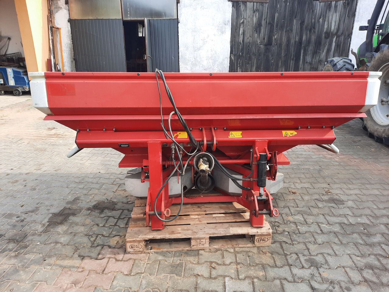 LELY CENTERLINER SX 2000 L - Fertilizer spreader: picture 4 LELY CENTERLINER SX 2000 L - Fertilizer spreader: picture 4