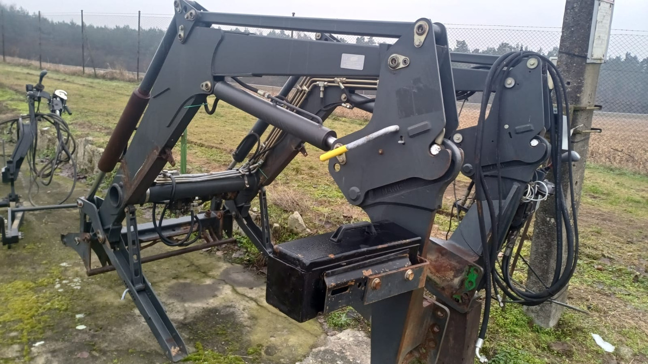 MANIP MP85A - Front loader for tractor: picture 4 MANIP MP85A - Front loader for tractor: picture 4