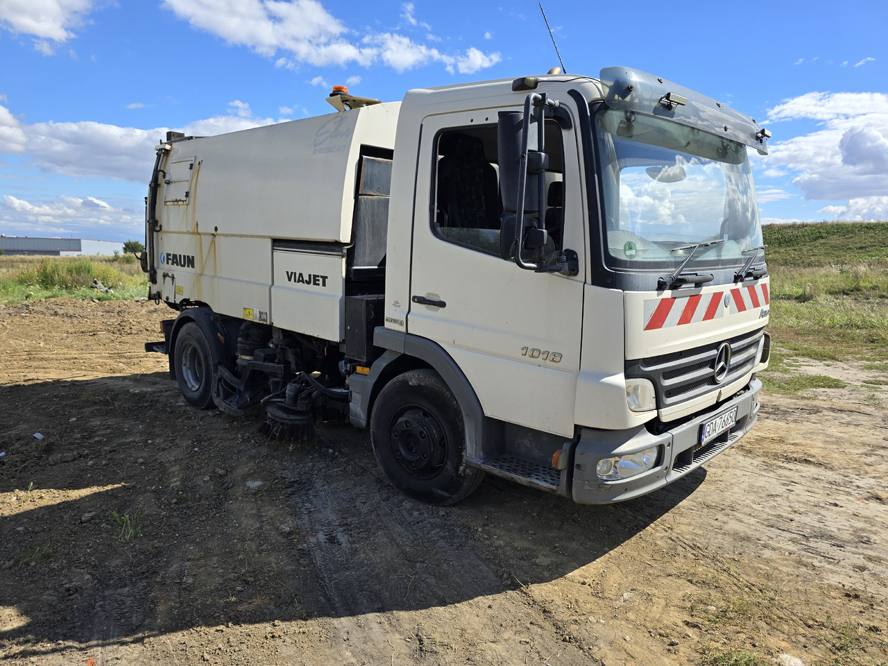 Road sweeper MERCEDES-BENZ Atego: picture 1