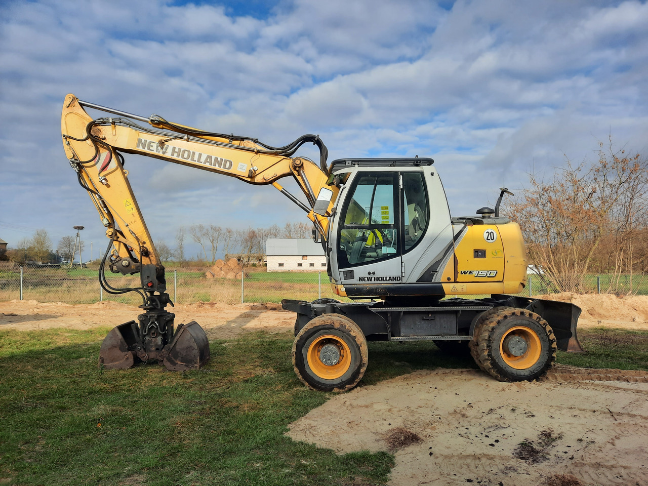 NEW HOLLAND WE150C - Wheel excavator: picture 3 NEW HOLLAND WE150C - Wheel excavator: picture 3