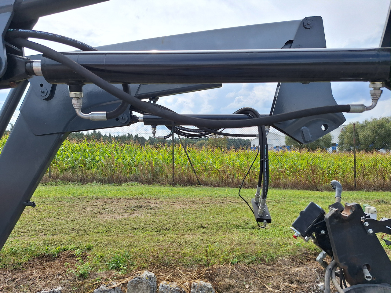 Quicke Q55 - Front loader for tractor: picture 2 Quicke Q55 - Front loader for tractor: picture 2