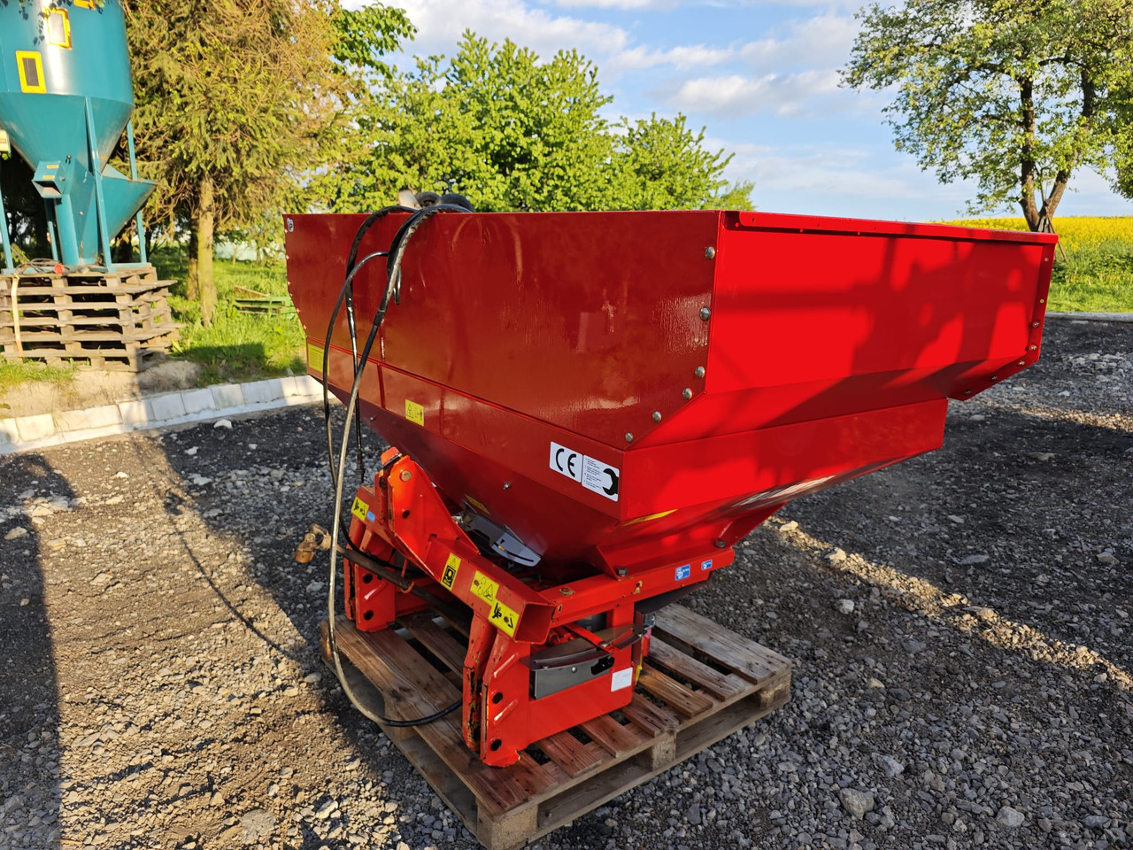 RAUCH MDS 932K select 1700 L - Fertilizer spreader: picture 3 RAUCH MDS 932K select 1700 L - Fertilizer spreader: picture 3
