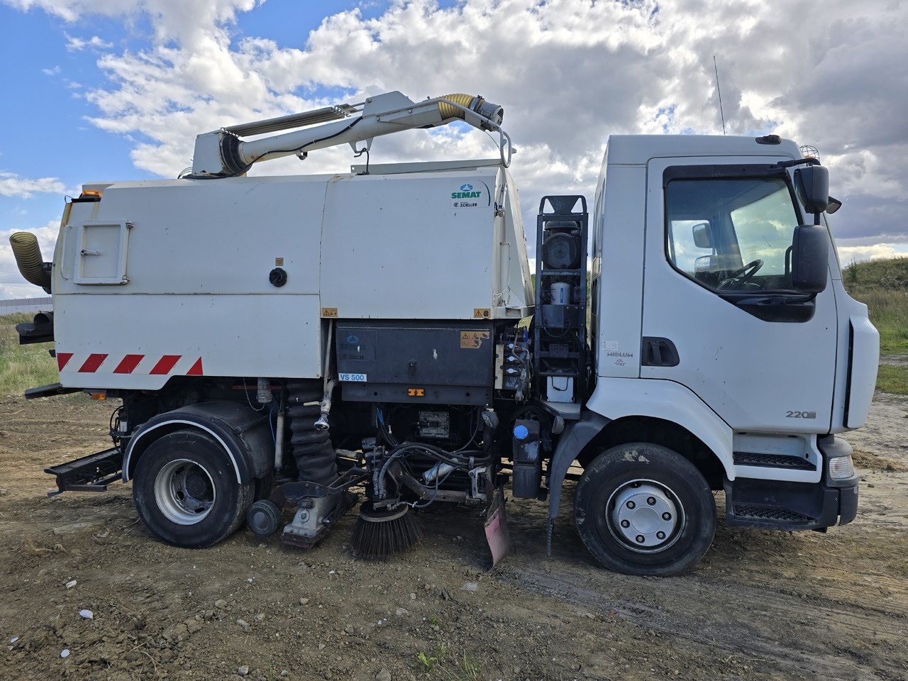 RENAULT Midlum - Road sweeper: picture 3 RENAULT Midlum - Road sweeper: picture 3