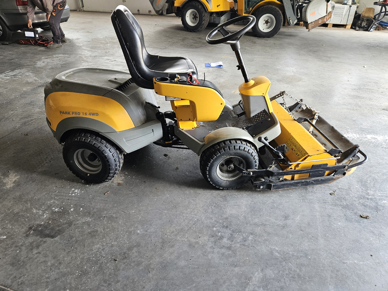 Stiga Park Pro 16 4WD - Garden mower: picture 5 Stiga Park Pro 16 4WD - Garden mower: picture 5