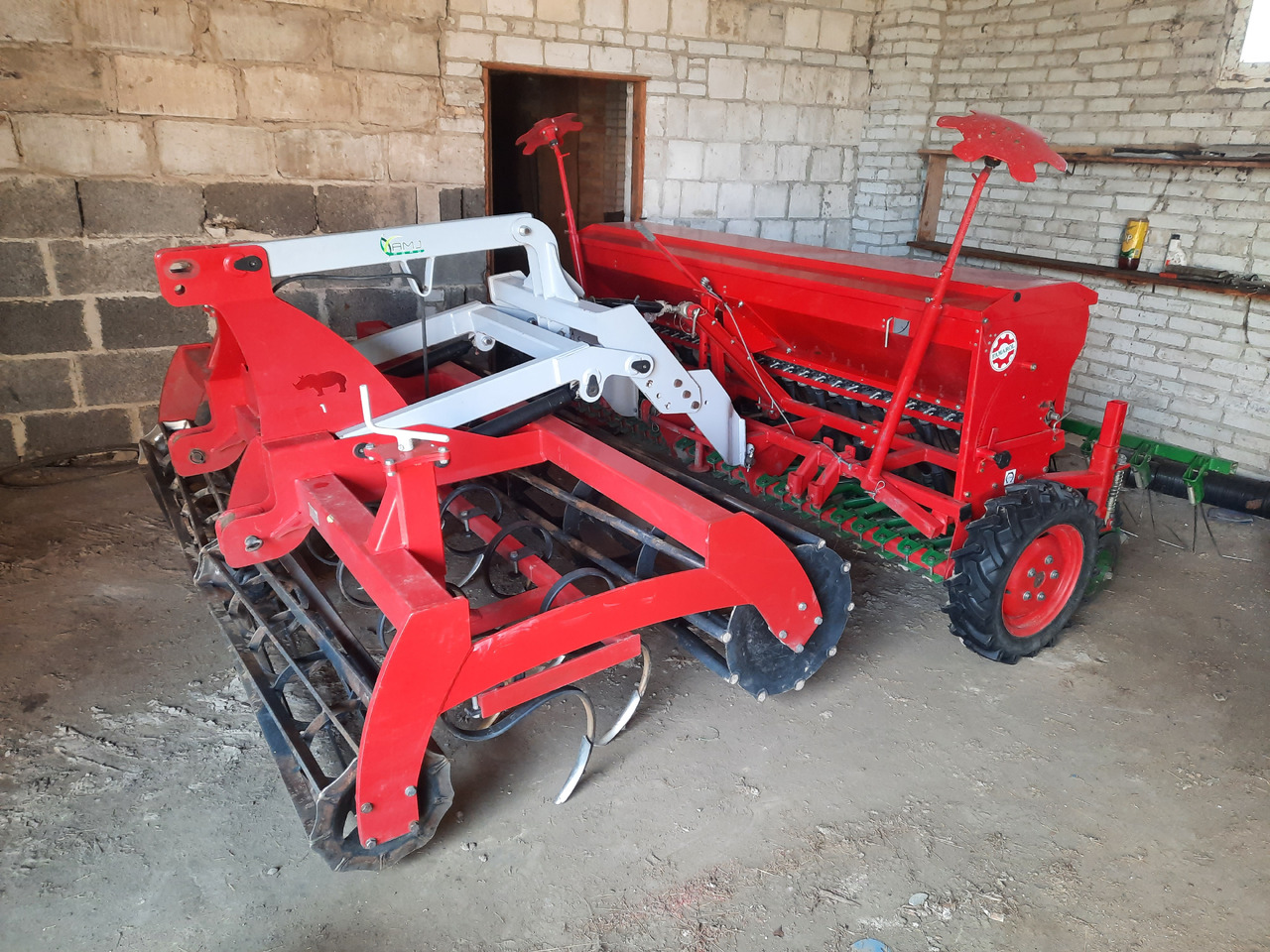 UNIA POZNANIAK 370/2.7L + ARAMIS 2,7R - Combine seed drill: picture 3 UNIA POZNANIAK 370/2.7L + ARAMIS 2,7R - Combine seed drill: picture 3