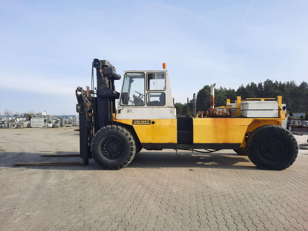 Valmet TD2712 - A25036 - Container handler: picture 3 Valmet TD2712 - A25036 - Container handler: picture 3