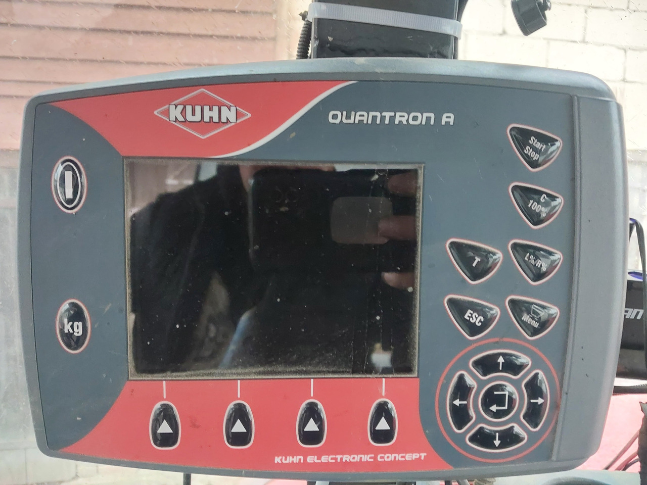 Kuhn RAUCH AXIS 30.1 - Fertilizer spreader: picture 2 Kuhn RAUCH AXIS 30.1 - Fertilizer spreader: picture 2