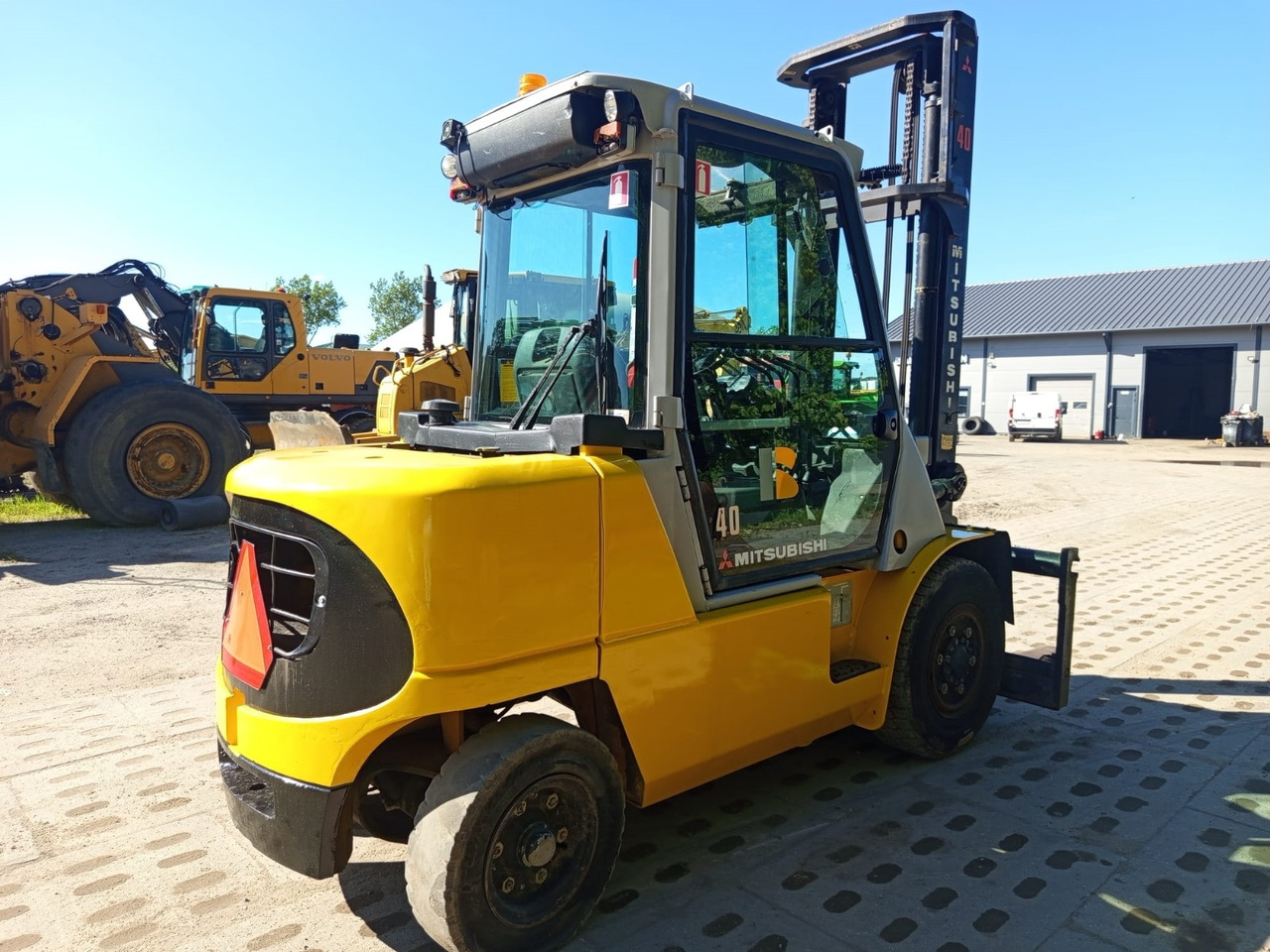 Mitsubishi FD40K - Rough terrain forklift: picture 5 Mitsubishi FD40K - Rough terrain forklift: picture 5
