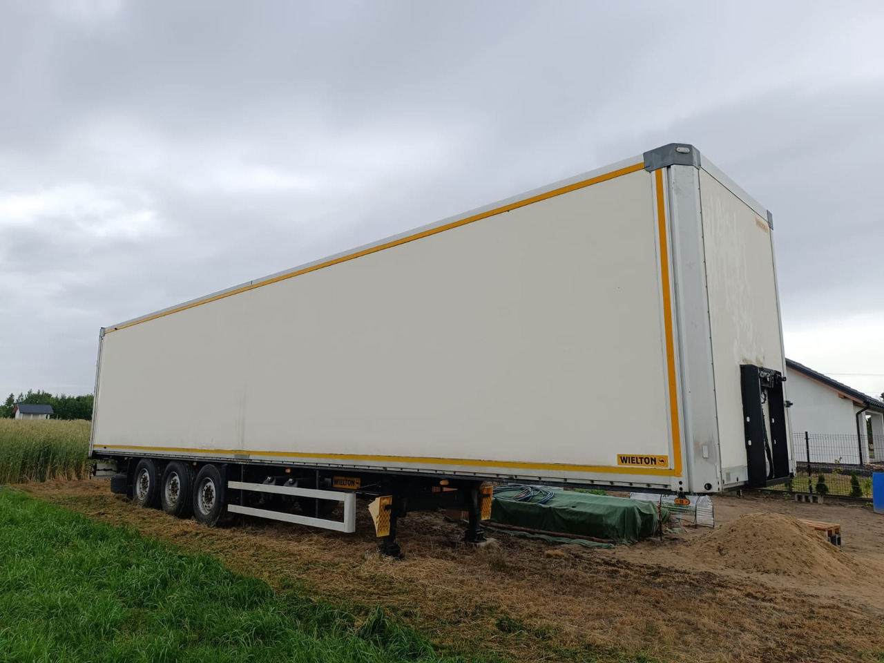Wielton NS34FT - Closed box semi-trailer: picture 1 Wielton NS34FT - Closed box semi-trailer: picture 1
