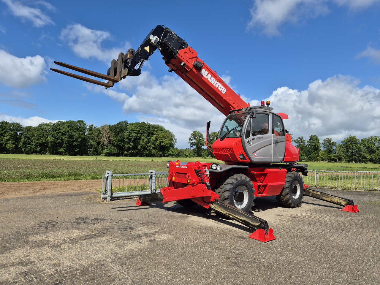 Manitou MRT 2150 plus privilege - Telescopic handler: picture 1 Manitou MRT 2150 plus privilege - Telescopic handler: picture 1
