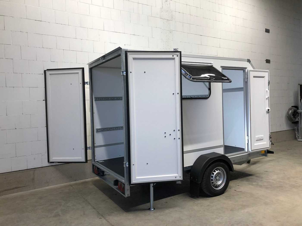 BLYSS F1330HD Seitentür,Fenster,Aero Kofferanhänger - Closed box trailer: picture 2 BLYSS F1330HD Seitentür,Fenster,Aero Kofferanhänger - Closed box trailer: picture 2