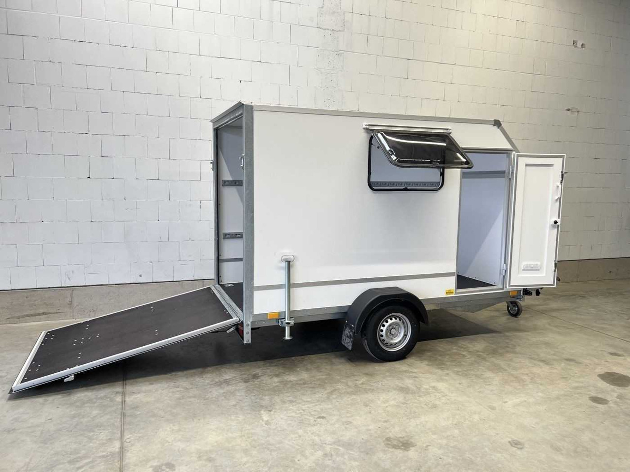 BLYSS F1330HD Seitentür,Fenster,Aero Kofferanhänger - Closed box trailer: picture 5 BLYSS F1330HD Seitentür,Fenster,Aero Kofferanhänger - Closed box trailer: picture 5