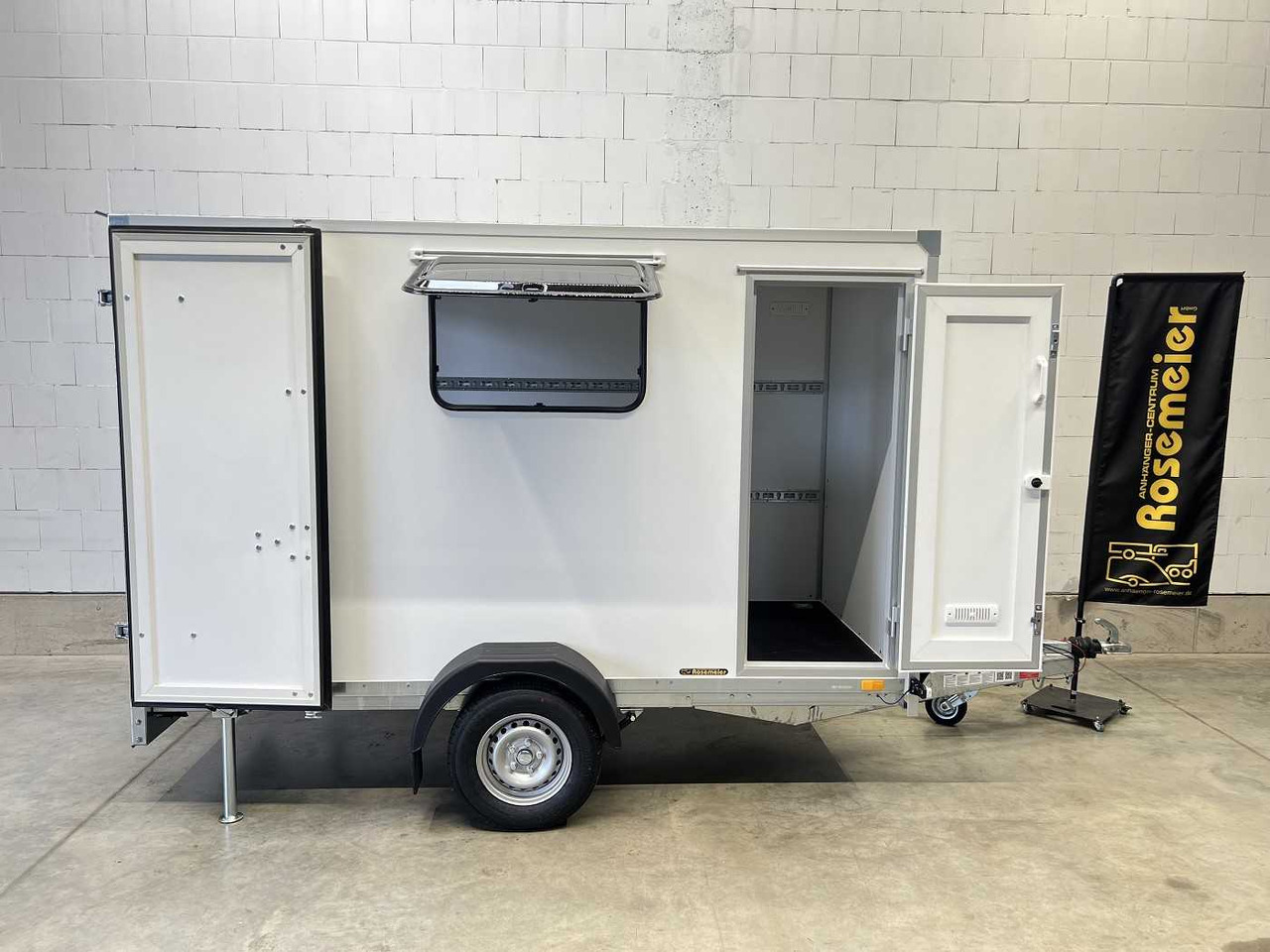 BLYSS F1330HD Seitentür,Fenster Kofferanhänger - Closed box trailer: picture 1 BLYSS F1330HD Seitentür,Fenster Kofferanhänger - Closed box trailer: picture 1