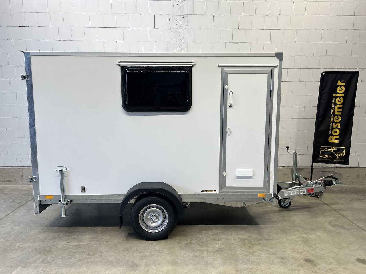 BLYSS F1330HD Seitentür,Fenster Kofferanhänger - Closed box trailer: picture 2 BLYSS F1330HD Seitentür,Fenster Kofferanhänger - Closed box trailer: picture 2