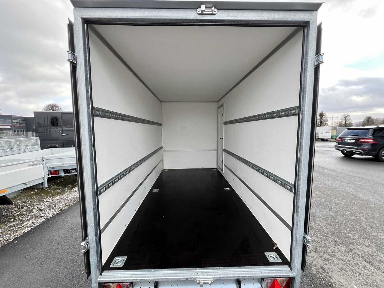 BLYSS F1330HD Seitentür Kofferanhänger - Closed box trailer: picture 4 BLYSS F1330HD Seitentür Kofferanhänger - Closed box trailer: picture 4