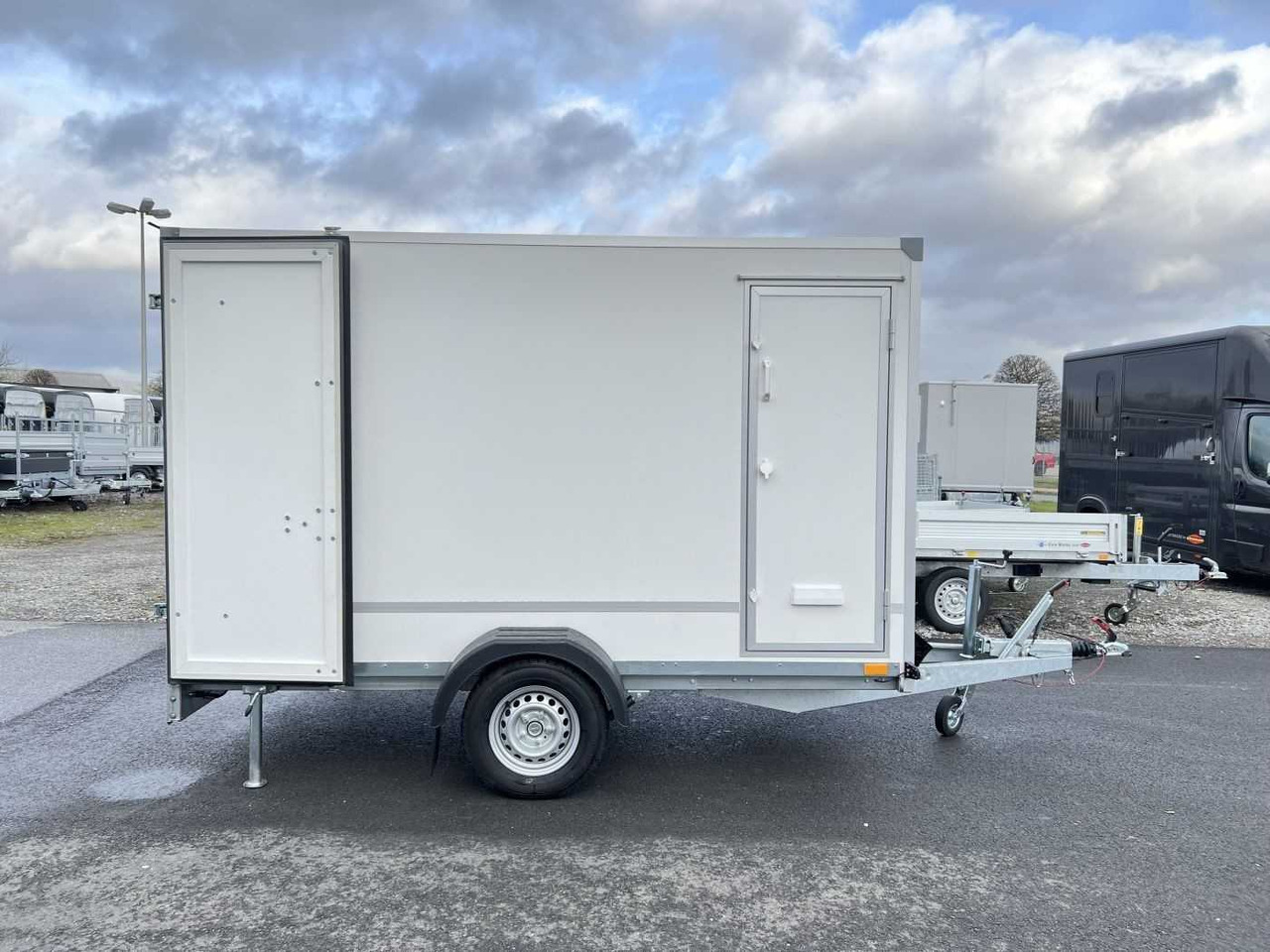 BLYSS F1330HD Seitentür Kofferanhänger - Closed box trailer: picture 2 BLYSS F1330HD Seitentür Kofferanhänger - Closed box trailer: picture 2