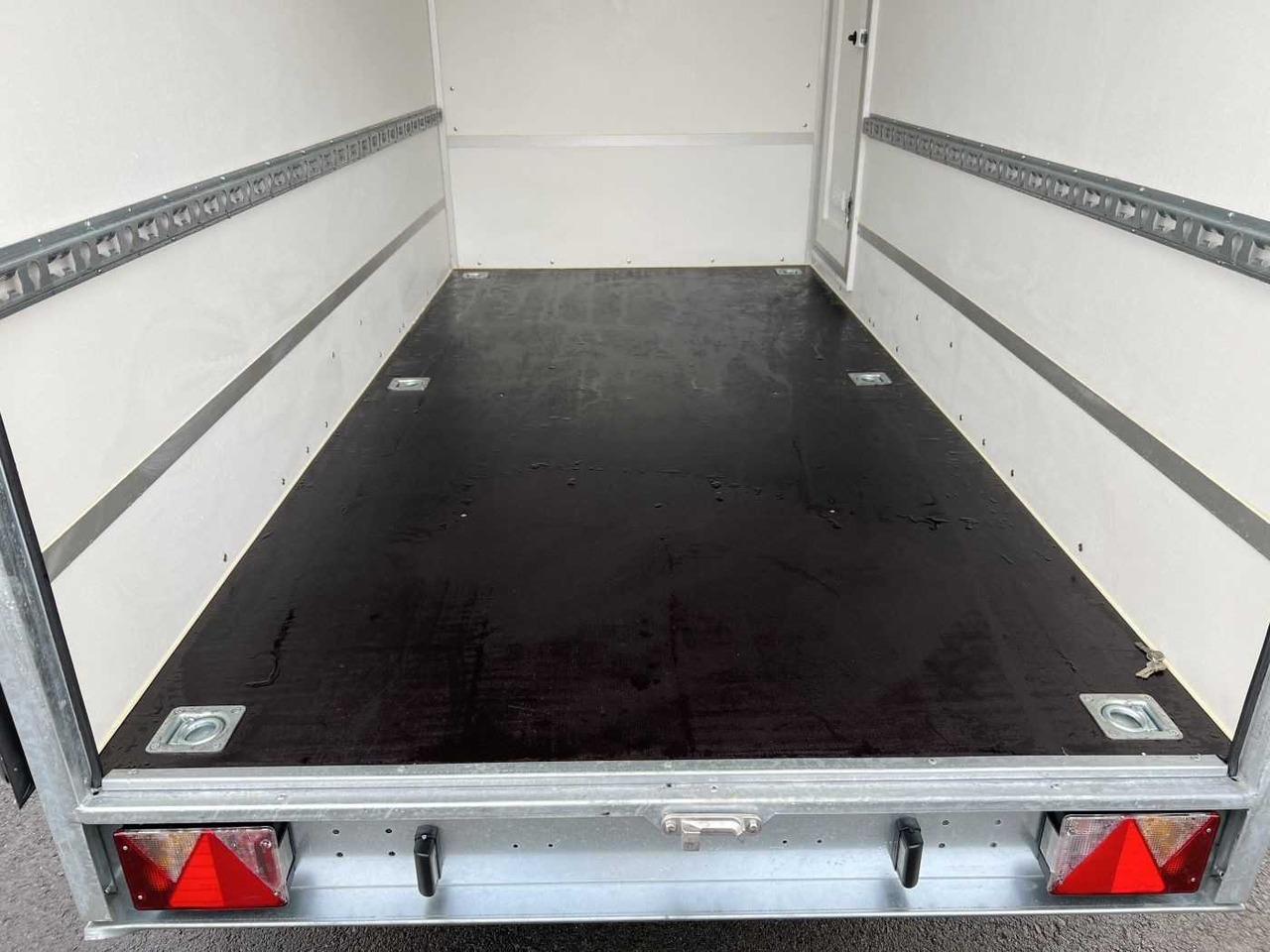BLYSS F1330HD Seitentür Kofferanhänger - Closed box trailer: picture 5 BLYSS F1330HD Seitentür Kofferanhänger - Closed box trailer: picture 5