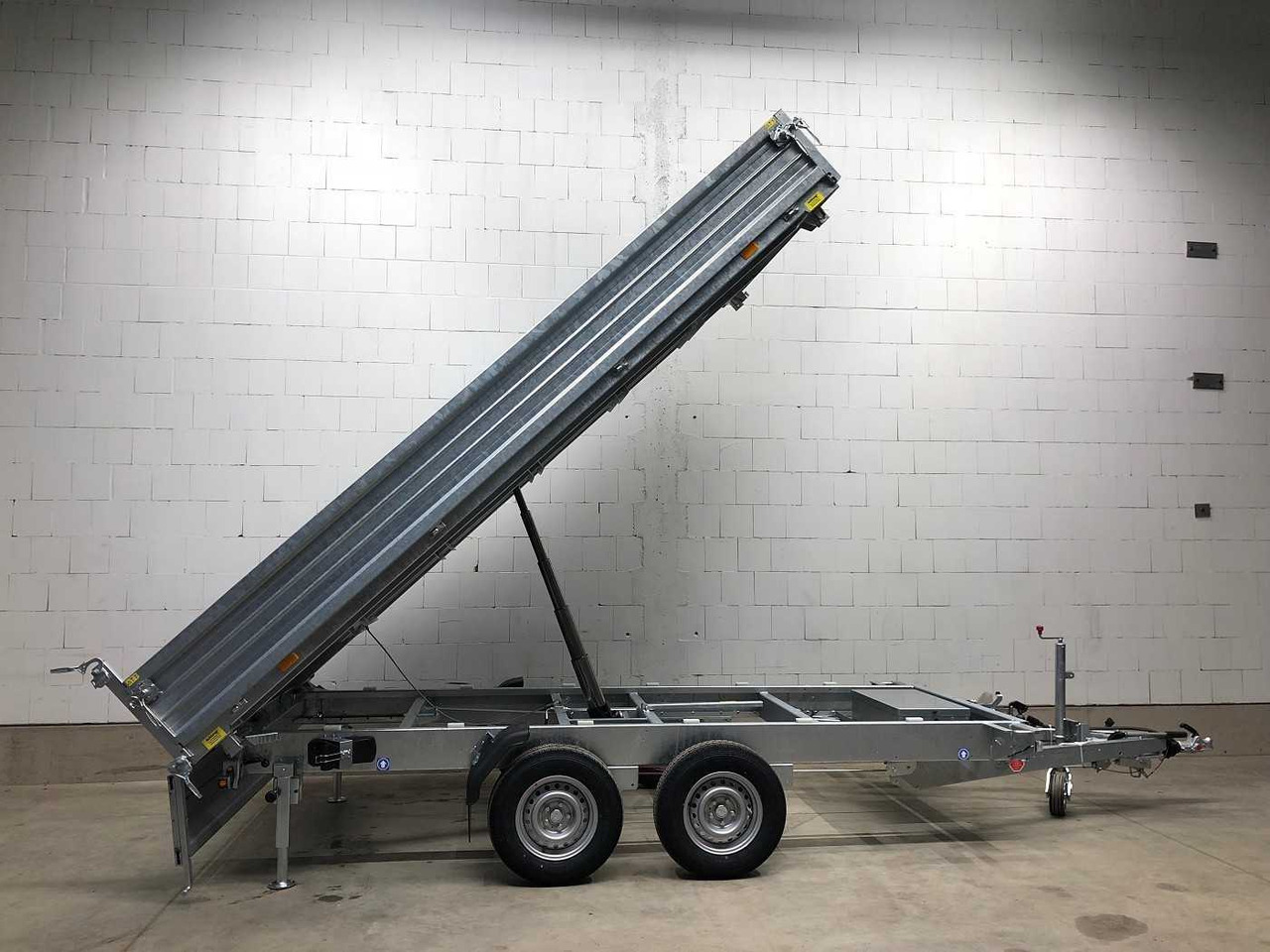 BOECKMANN DK-ST 4121/35 P Dreiseitenkipper - Tipper trailer: picture 1 BOECKMANN DK-ST 4121/35 P Dreiseitenkipper - Tipper trailer: picture 1