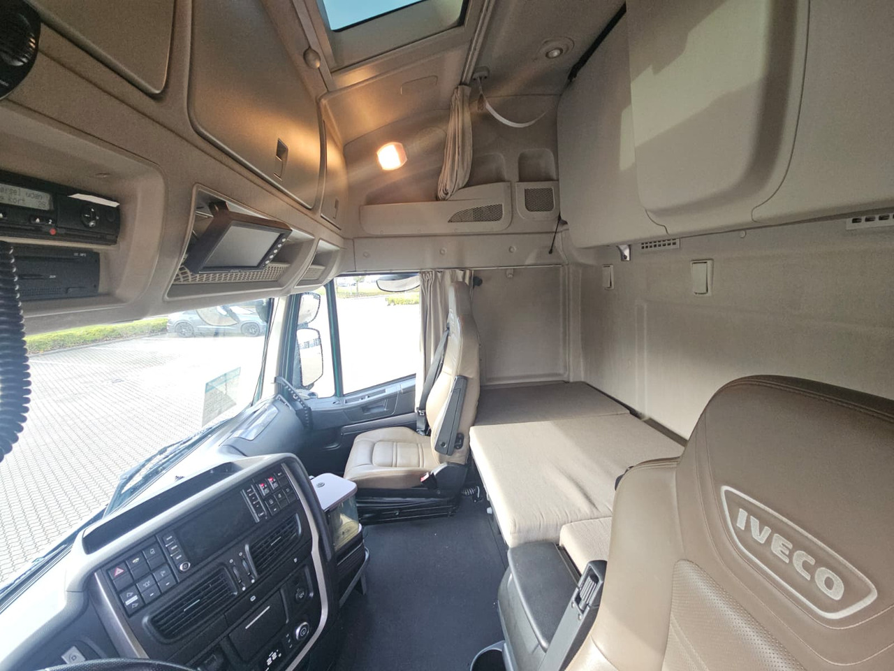 Iveco Stralis 560 6x4 - Container transporter/ Swap body truck: picture 5 Iveco Stralis 560 6x4 - Container transporter/ Swap body truck: picture 5