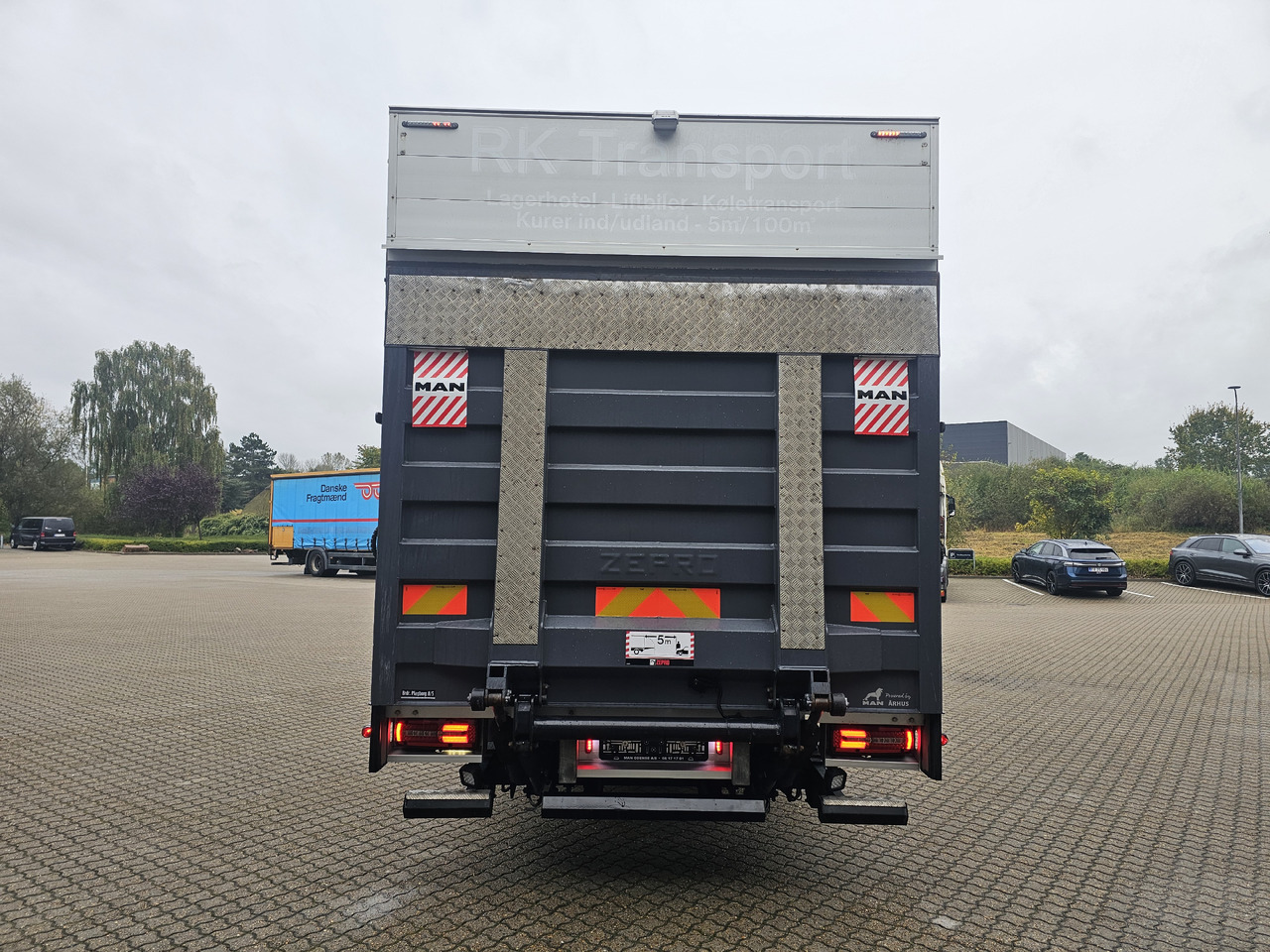 MAN TGL 12.250 - Curtainsider truck: picture 4 MAN TGL 12.250 - Curtainsider truck: picture 4