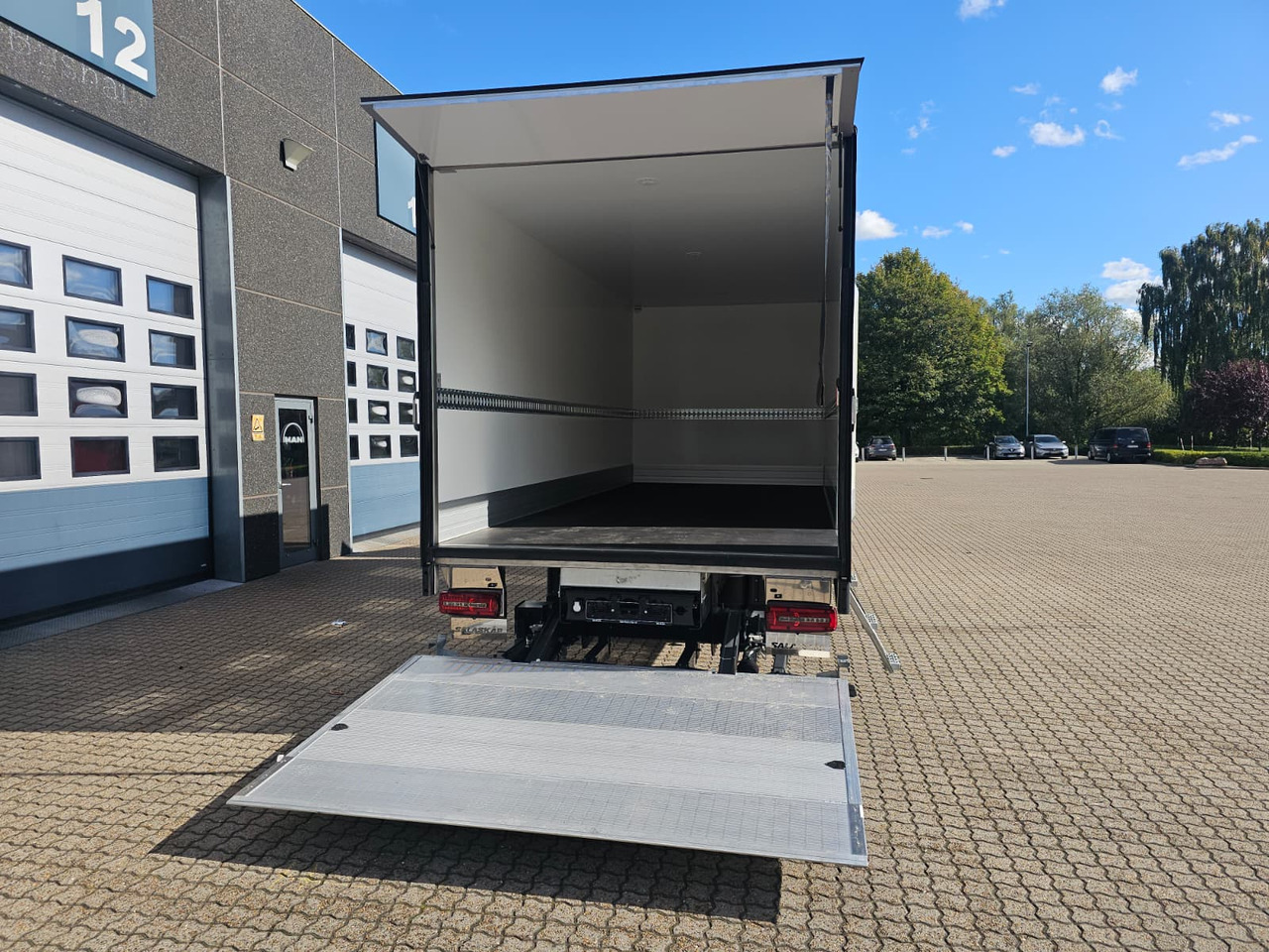 MAN TGL 8.220 - Box truck: picture 5 MAN TGL 8.220 - Box truck: picture 5