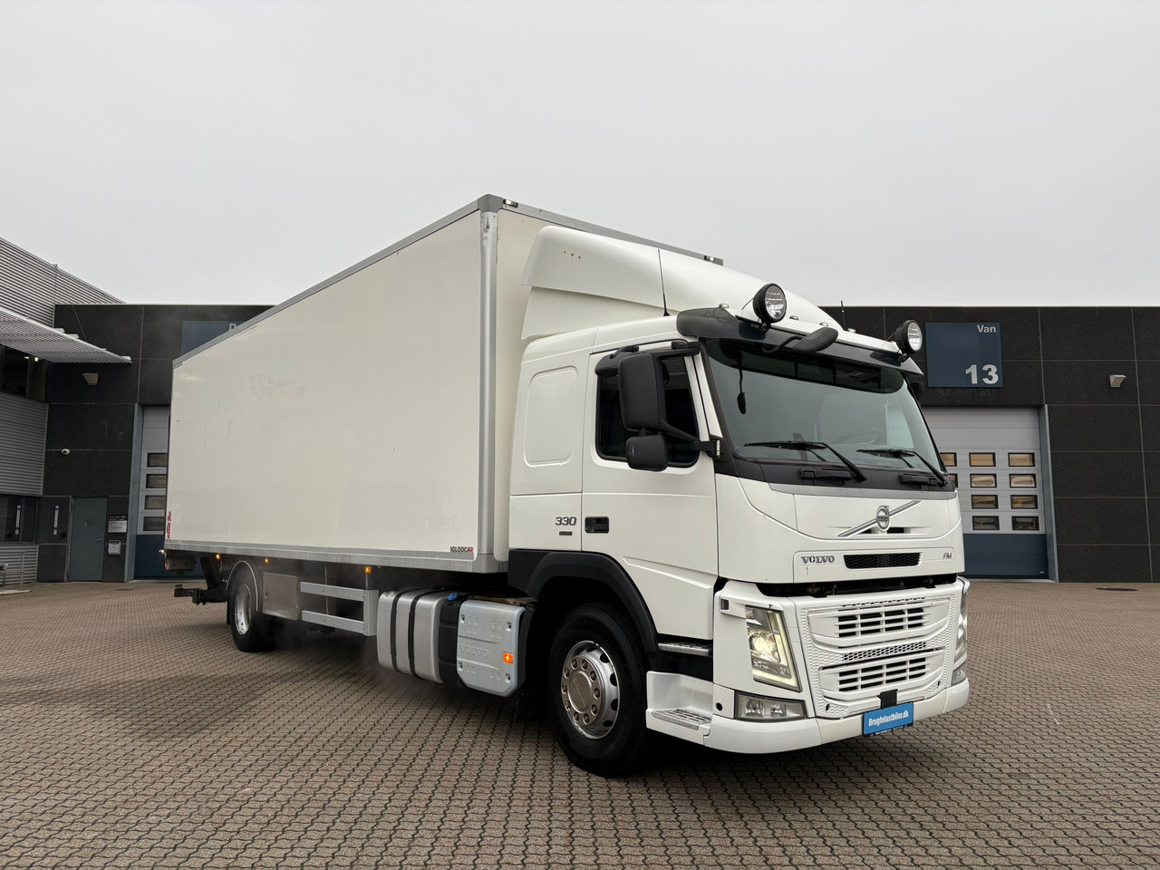 Volvo FM330 - Refrigerator truck: picture 2 Volvo FM330 - Refrigerator truck: picture 2