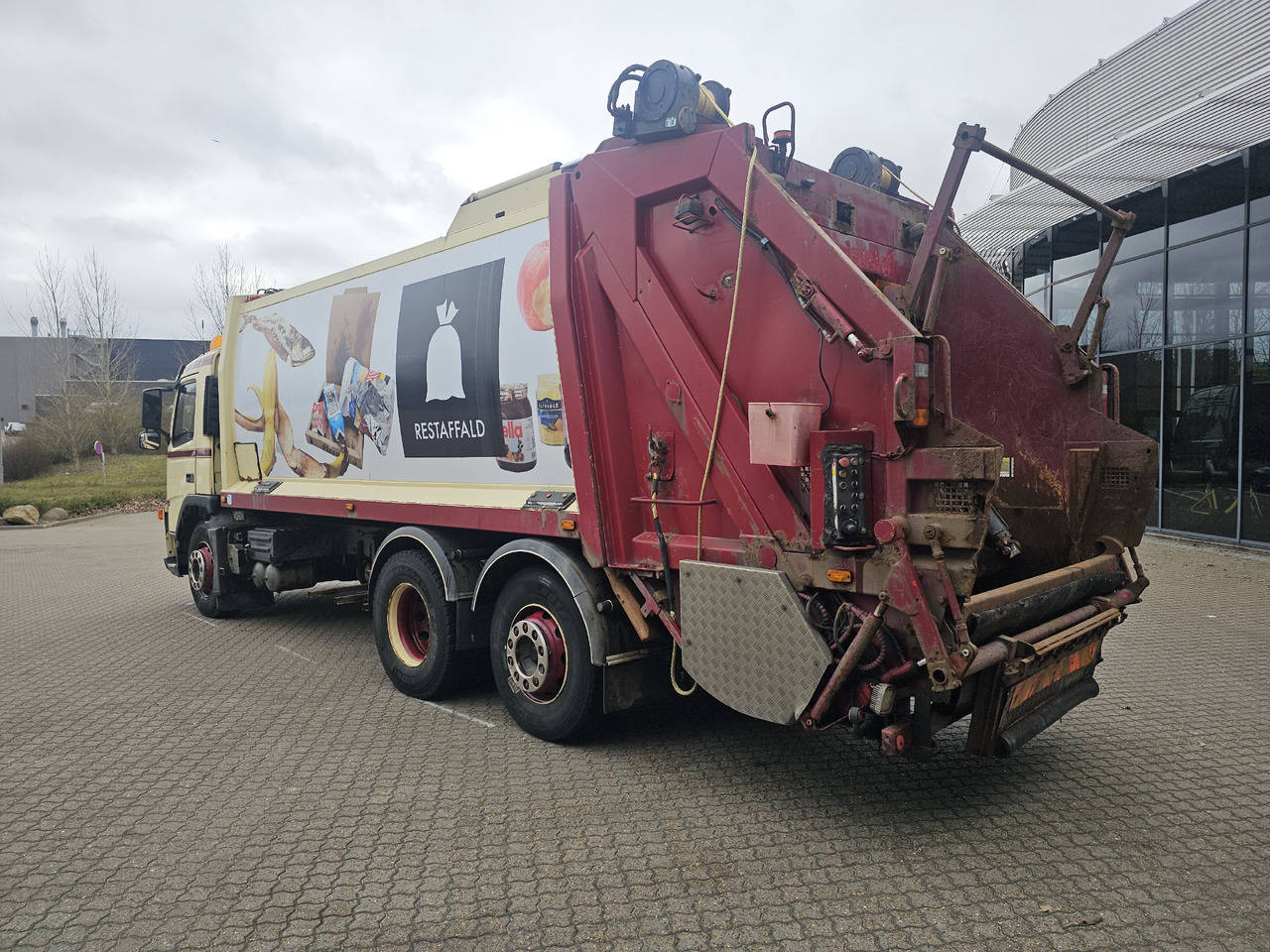 Volvo FM9 6x2 - Garbage truck: picture 4 Volvo FM9 6x2 - Garbage truck: picture 4