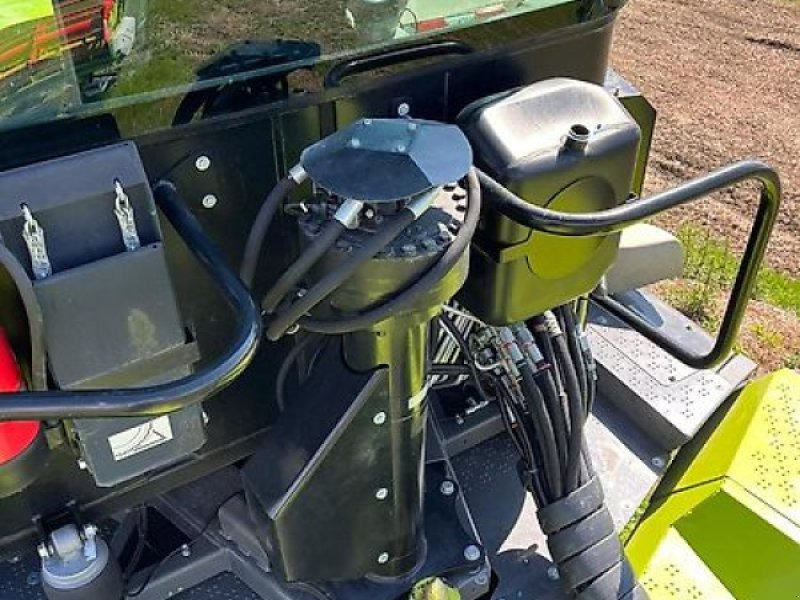 CLAAS Xerion 4200 Trac VC - Farm tractor: picture 5 CLAAS Xerion 4200 Trac VC - Farm tractor: picture 5