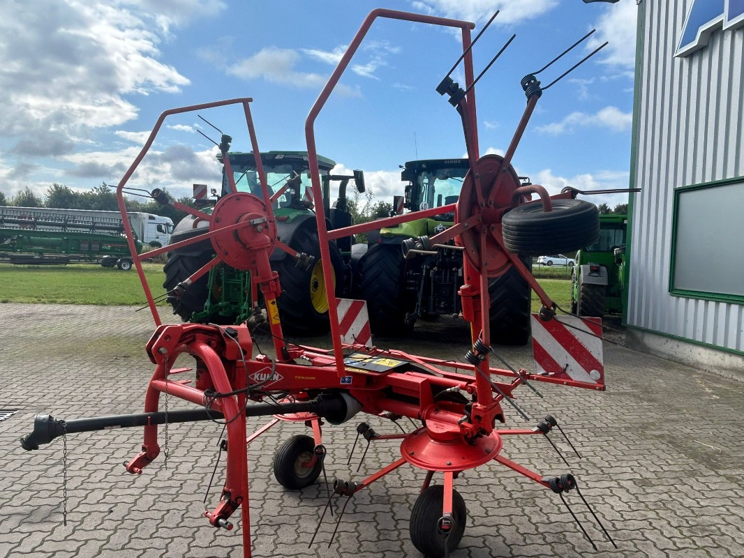 Kuhn GF 502 - Tedder/ Rake: picture 4 Kuhn GF 502 - Tedder/ Rake: picture 4