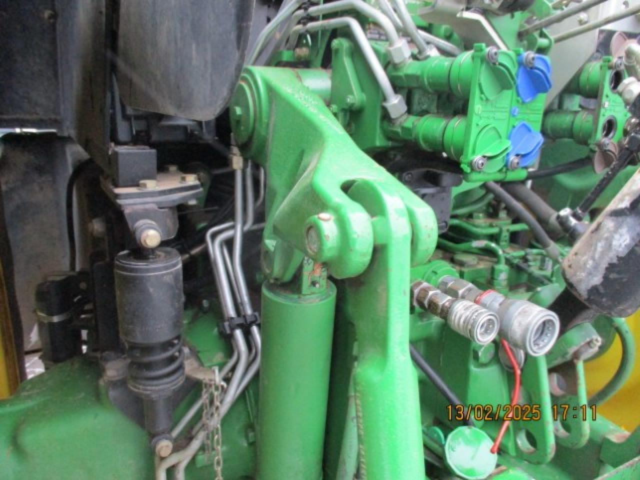 John Deere 6195 M - Farm tractor: picture 4 John Deere 6195 M - Farm tractor: picture 4