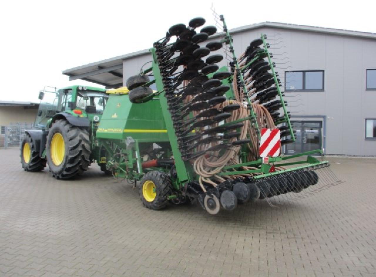 John Deere 740 A Isobus - Seed drill: picture 2 John Deere 740 A Isobus - Seed drill: picture 2