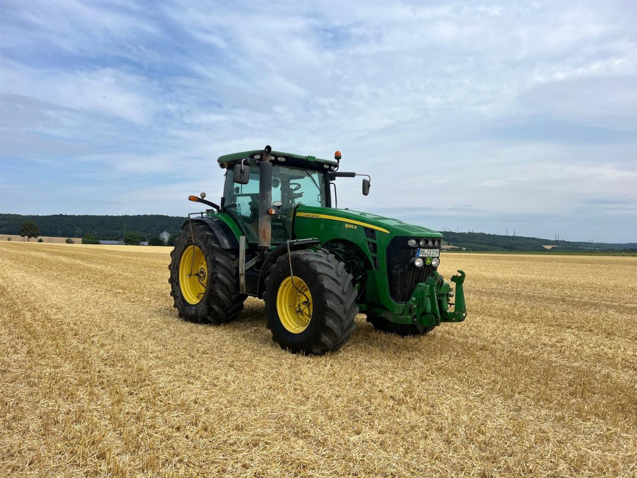 John Deere 8345 R - Farm tractor: picture 1 John Deere 8345 R - Farm tractor: picture 1