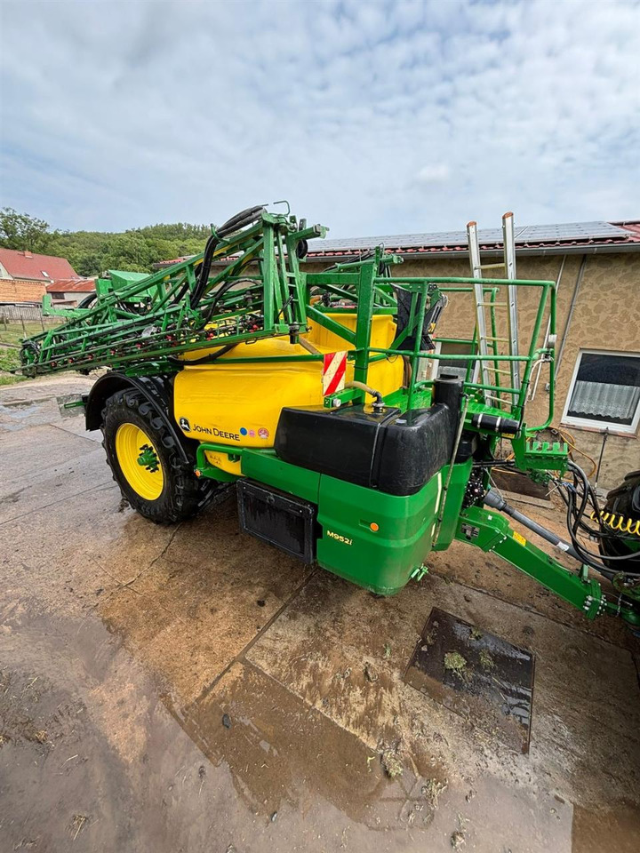 John Deere M952 I - Trailed sprayer: picture 3 John Deere M952 I - Trailed sprayer: picture 3