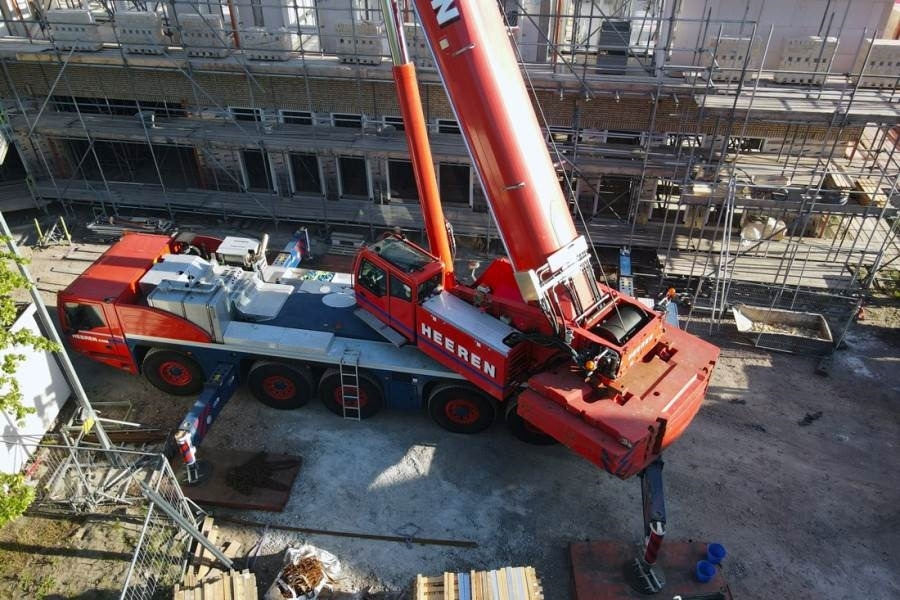 All terrain crane Demag AC220-5 Dutch Registration, 10x6x10, 220t Capacity: picture 11