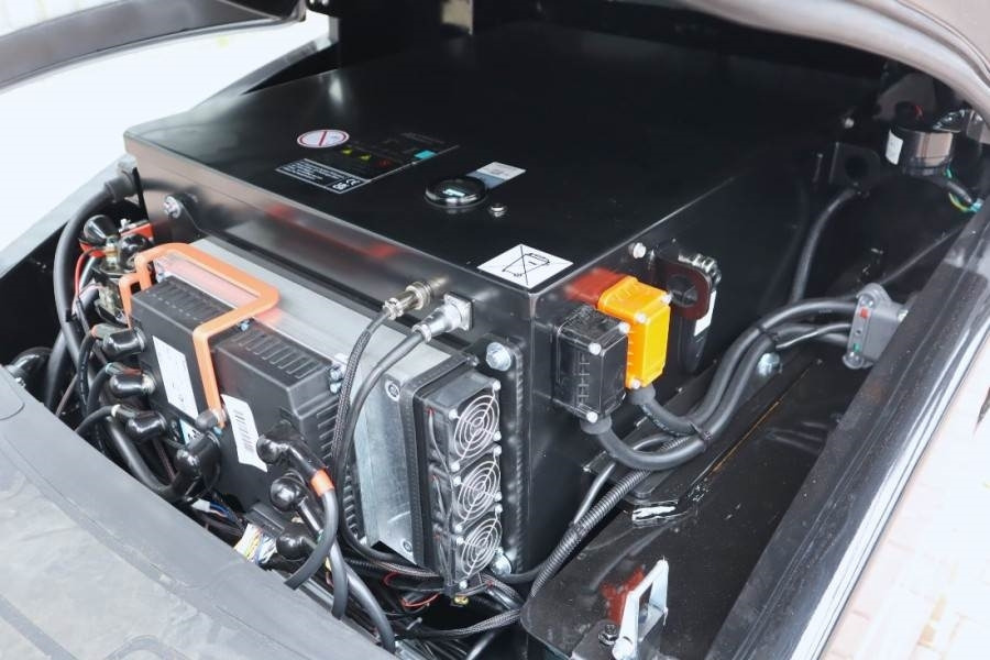 EP EFL253 Valid inspection, *Guarantee! Electric Lith - Diesel forklift: picture 5 EP EFL253 Valid inspection, *Guarantee! Electric Lith - Diesel forklift: picture 5