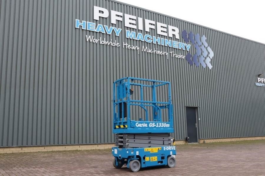 Genie GS1330M ALL-ELECTRIC DC DRIVE, 5.9M WORKING HEIGHT - Scissor lift: picture 2 Genie GS1330M ALL-ELECTRIC DC DRIVE, 5.9M WORKING HEIGHT - Scissor lift: picture 2