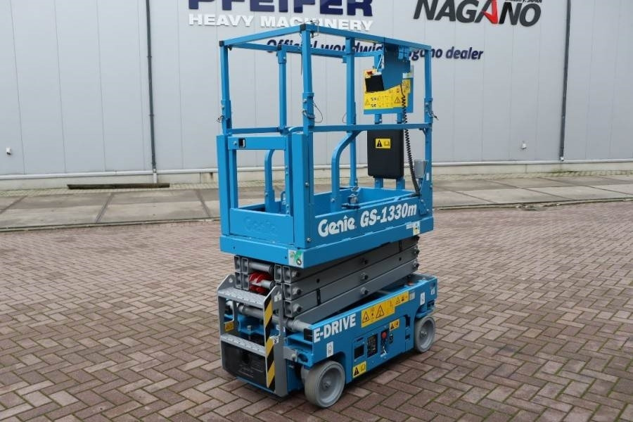 Genie GS1330M All-Electric DC Drive, 5.9m Working Height - Scissor lift: picture 3 Genie GS1330M All-Electric DC Drive, 5.9m Working Height - Scissor lift: picture 3