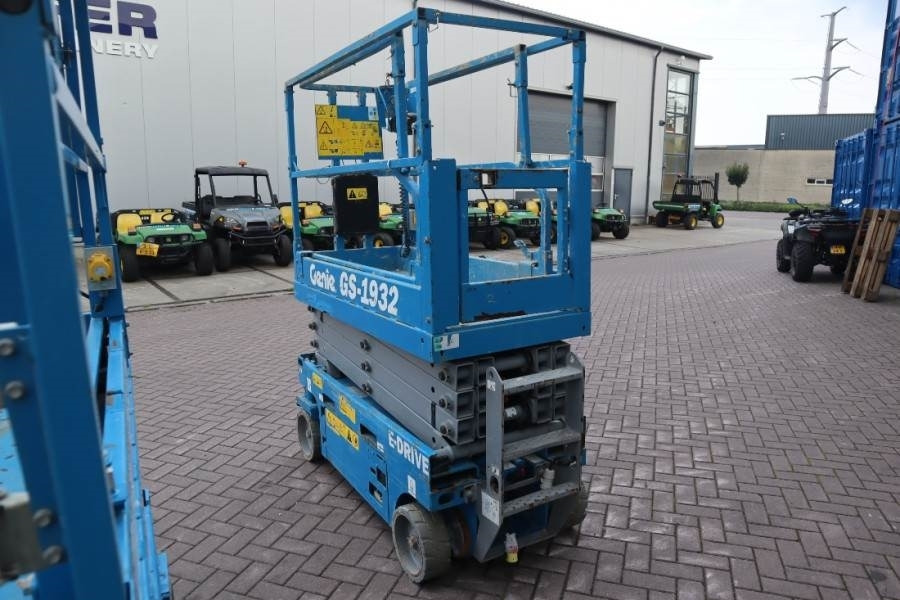 Genie GS1932 E-Drive Several In Stock, 8m Working Height - Scissor lift: picture 2 Genie GS1932 E-Drive Several In Stock, 8m Working Height - Scissor lift: picture 2