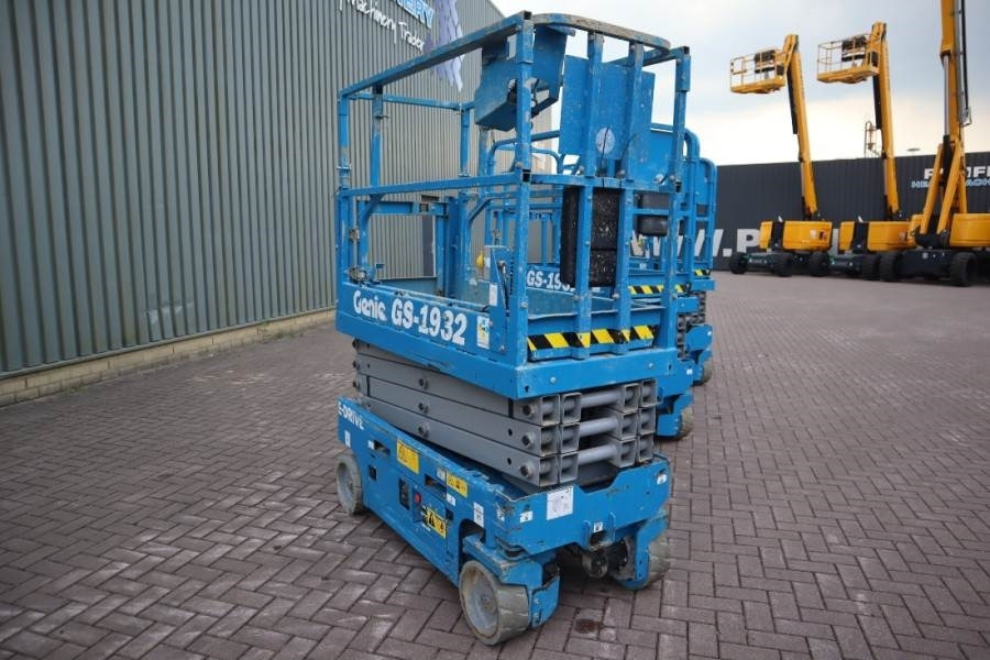Genie GS1932 E-Drive Several In Stock, 8m Working Height - Scissor lift: picture 3 Genie GS1932 E-Drive Several In Stock, 8m Working Height - Scissor lift: picture 3