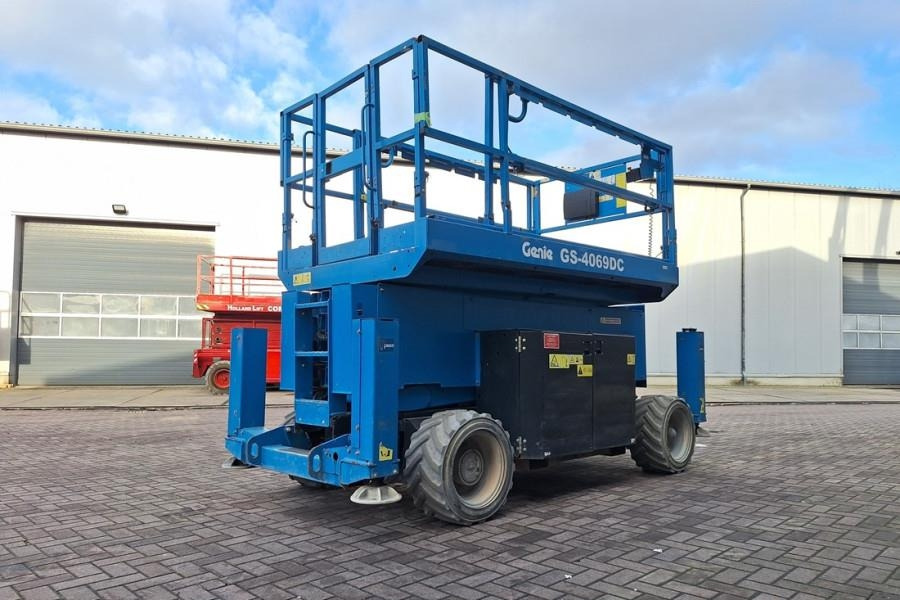 Genie GS4069DC Electric, 14m Working Height, 363kg Capac - Scissor lift: picture 2 Genie GS4069DC Electric, 14m Working Height, 363kg Capac - Scissor lift: picture 2