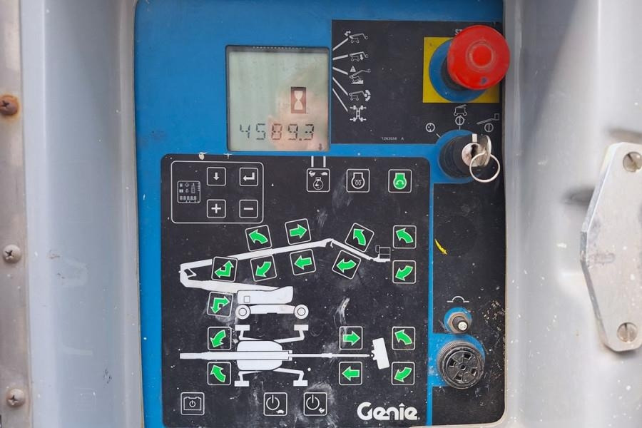 Genie Z135/70 Diesel, 4x4x4 Drive, 43m Lifting Height, 2 - Articulated boom: picture 4 Genie Z135/70 Diesel, 4x4x4 Drive, 43m Lifting Height, 2 - Articulated boom: picture 4