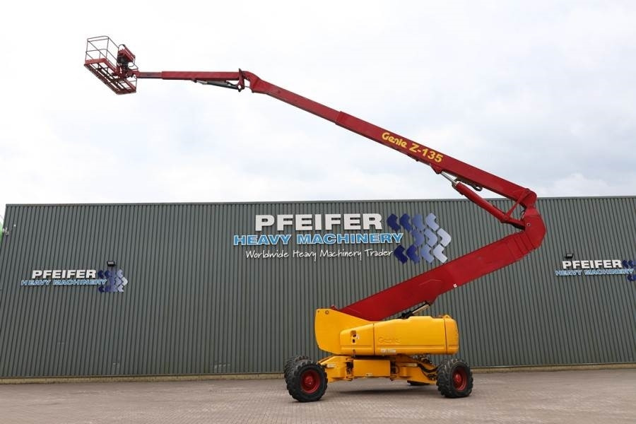 Genie ZX135/70 Diesel, 4x4x4 Drive, 43m Lifting Height, - Articulated boom: picture 3 Genie ZX135/70 Diesel, 4x4x4 Drive, 43m Lifting Height, - Articulated boom: picture 3