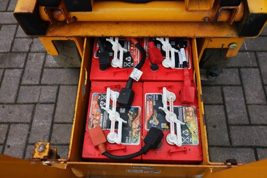 Haulotte Compact 10N As-Is, Electric, 10m Working Height, 2 - Scissor lift: picture 4 Haulotte Compact 10N As-Is, Electric, 10m Working Height, 2 - Scissor lift: picture 4