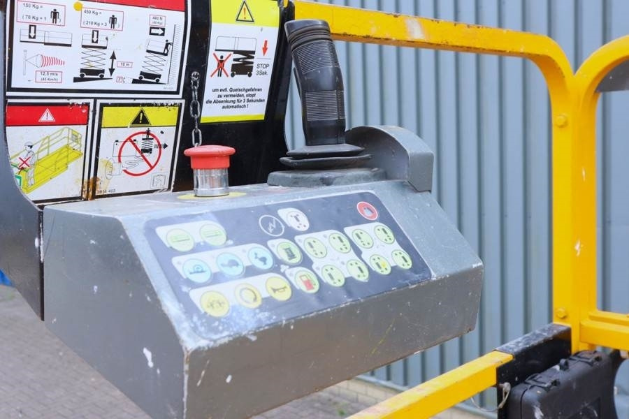 Haulotte Compact 12RTE Electric, 12m Working Height, 450kg - Scissor lift: picture 4 Haulotte Compact 12RTE Electric, 12m Working Height, 450kg - Scissor lift: picture 4